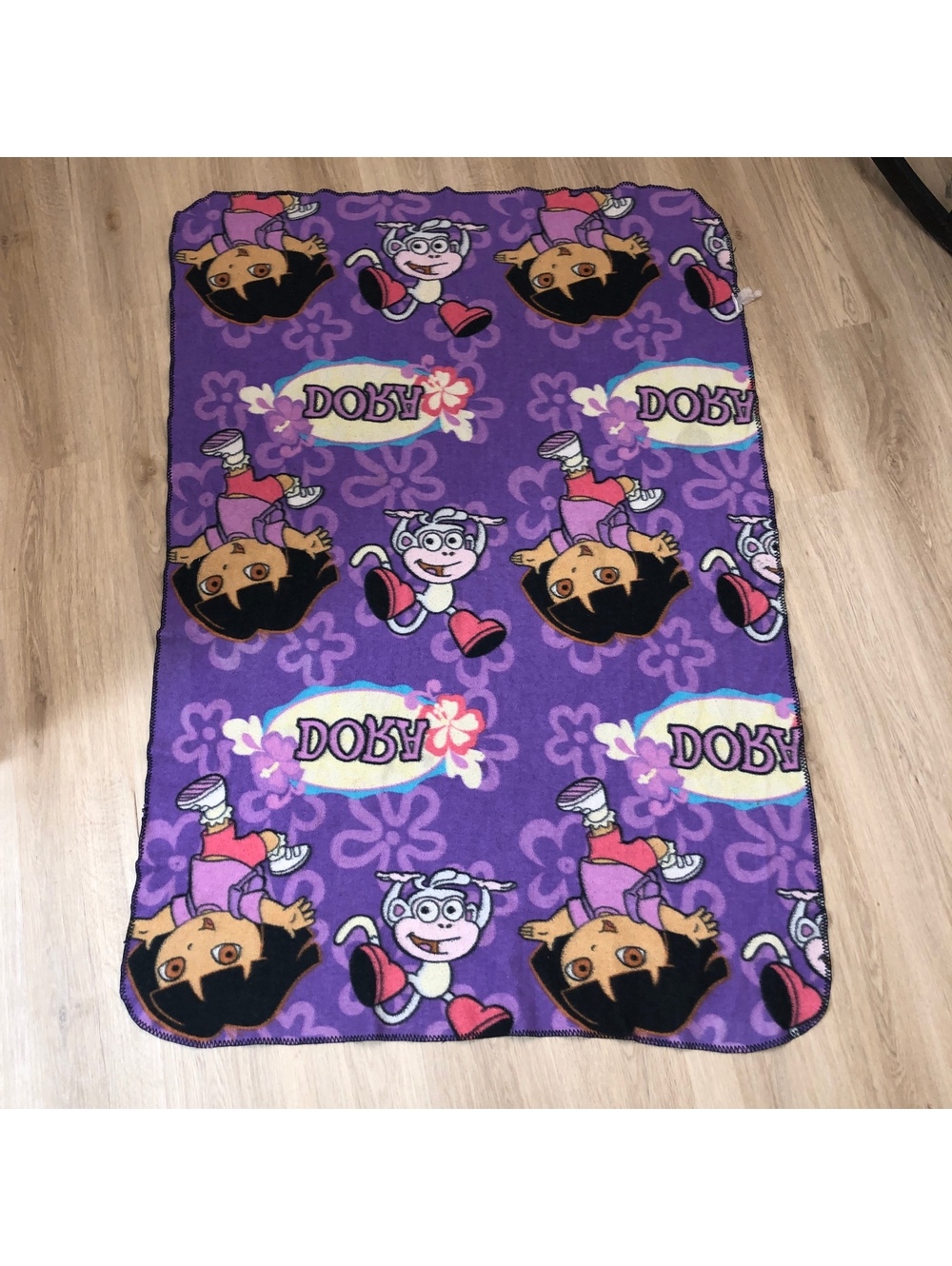 VINTAGE NICKELODEON DORA THE EXPLORER BOOTS FLEECE THROW BLANKET PURPLE 60 x 41”
